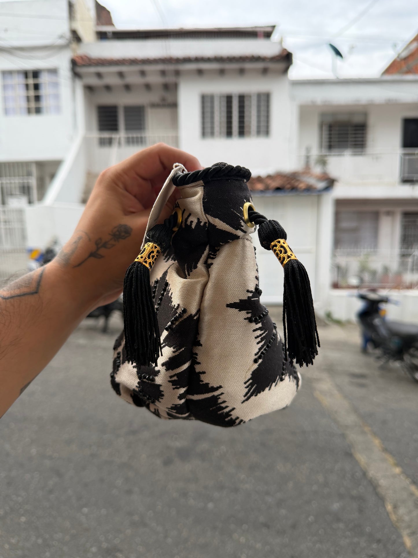 Bucket bag Sunburst — NOUR