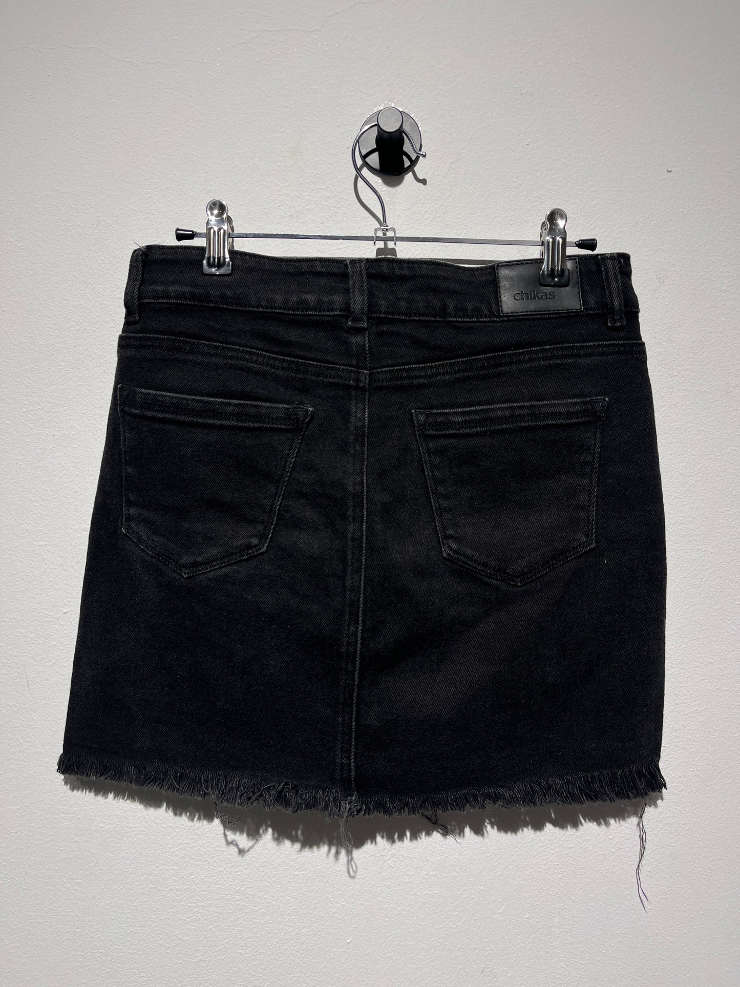 Falda denim negra
