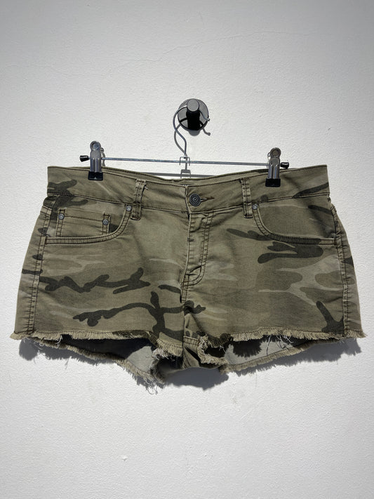 Short militar