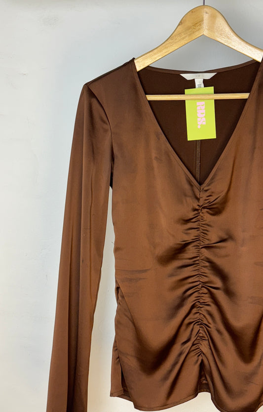 Blusa café seda