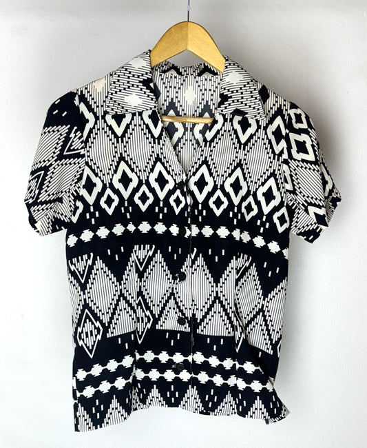 Camisa monocromática