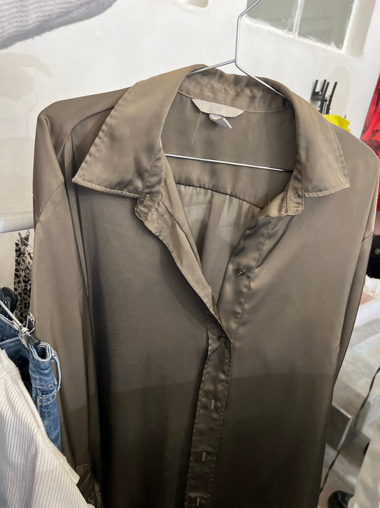 Camisa seda verde oliva