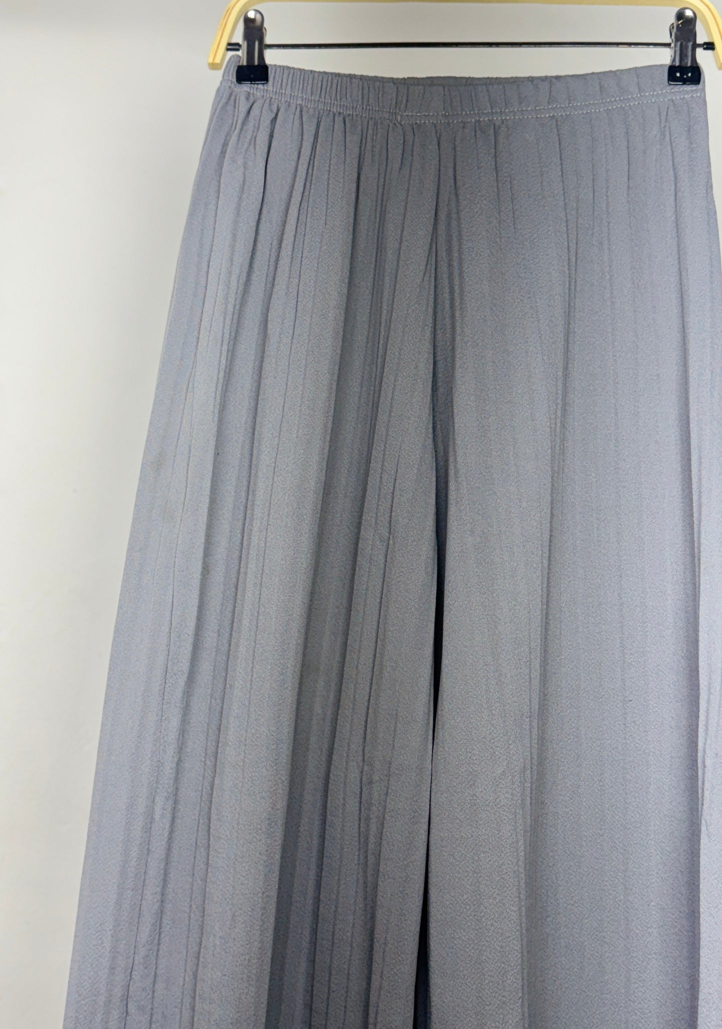 Pantalón gris