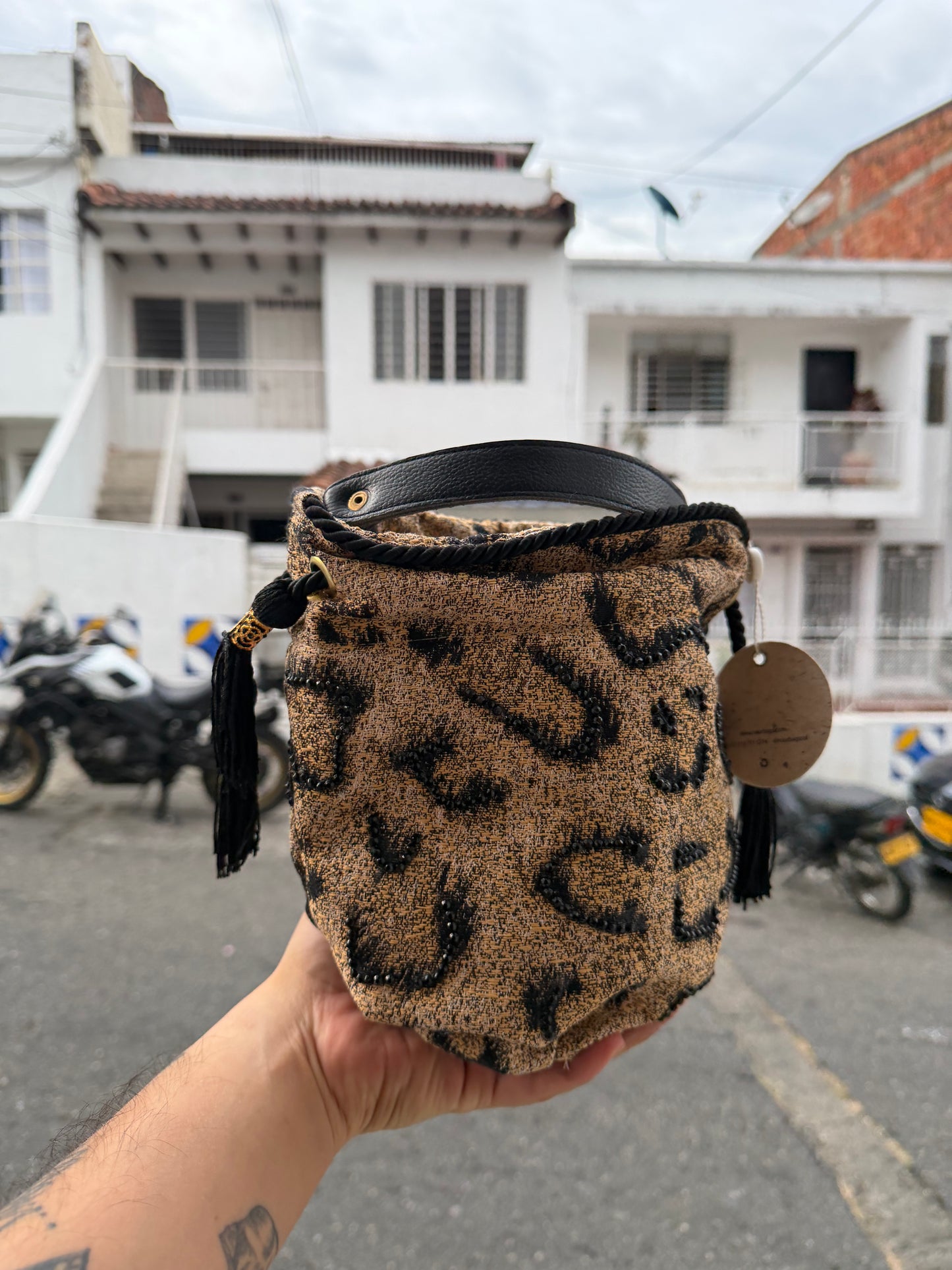 Bucket Bag Boucle Animal Print Dorado - NOUR
